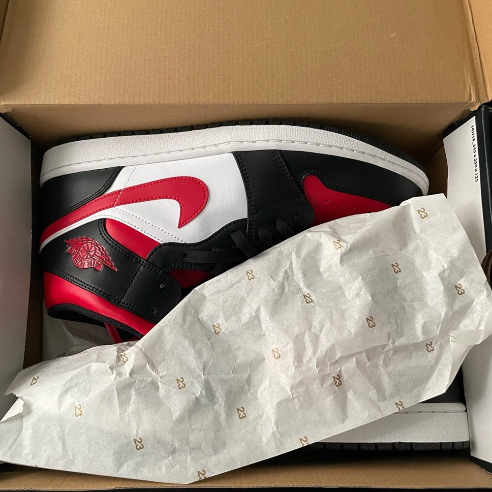 Jordan Air 1 Mid Black and Red